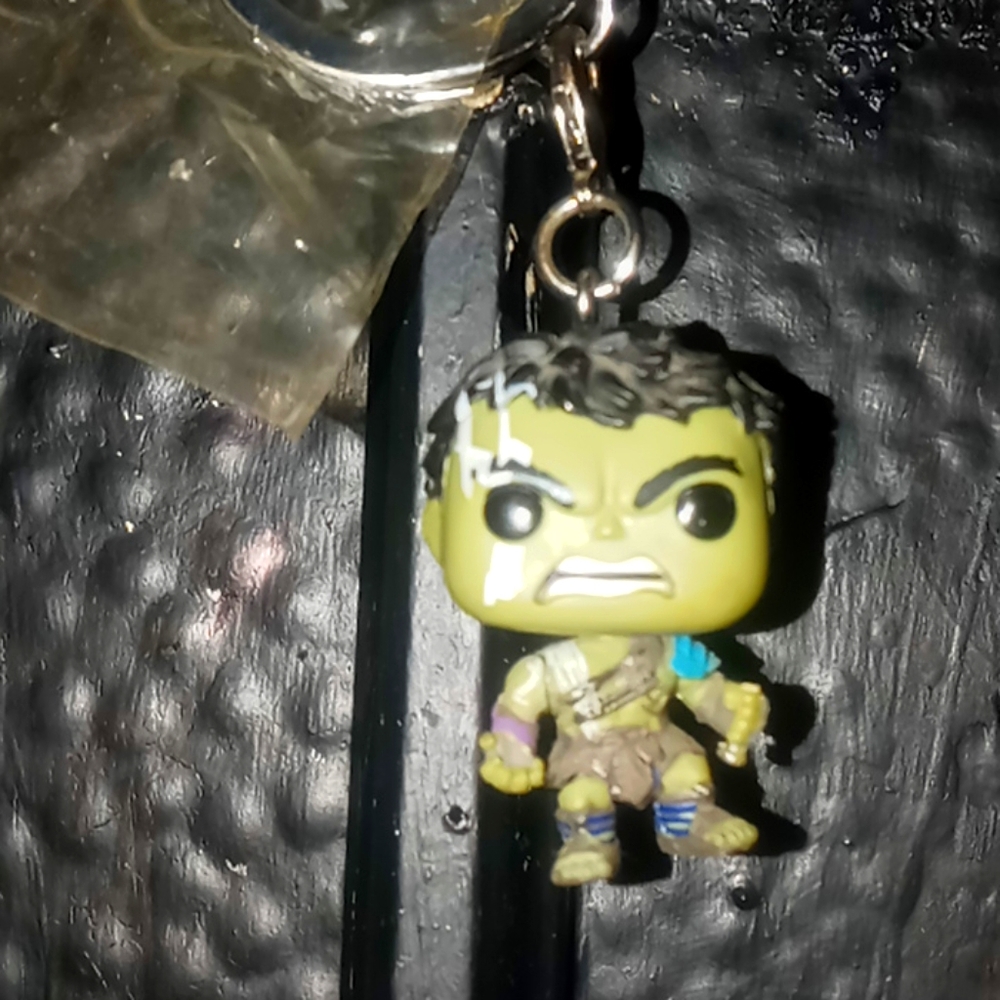 MINI INCREDIBLE HULK KEYCHAIN